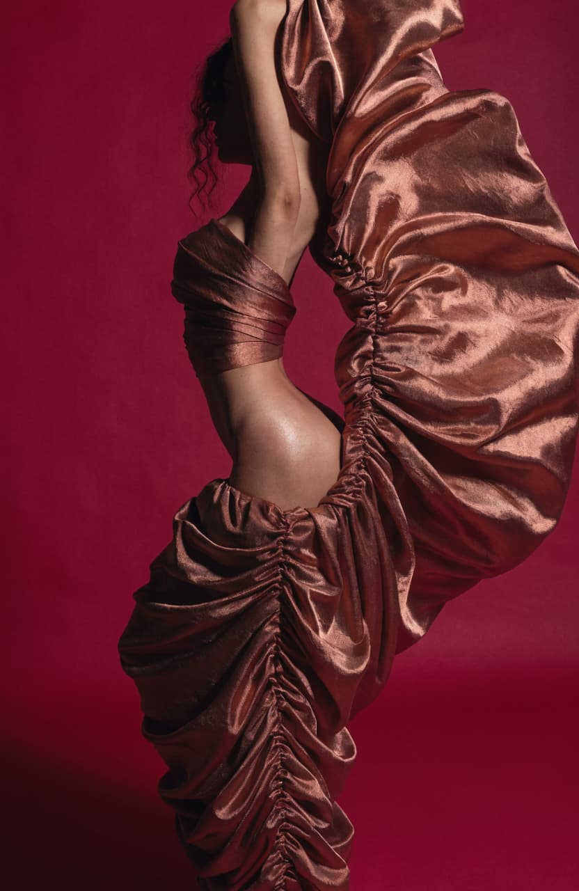 Editorial body sculpting photograph illustrating the range of alloClae applications