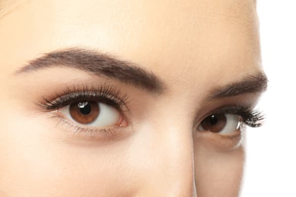 Eyes with full, dark eyelashes after Latisse treatment